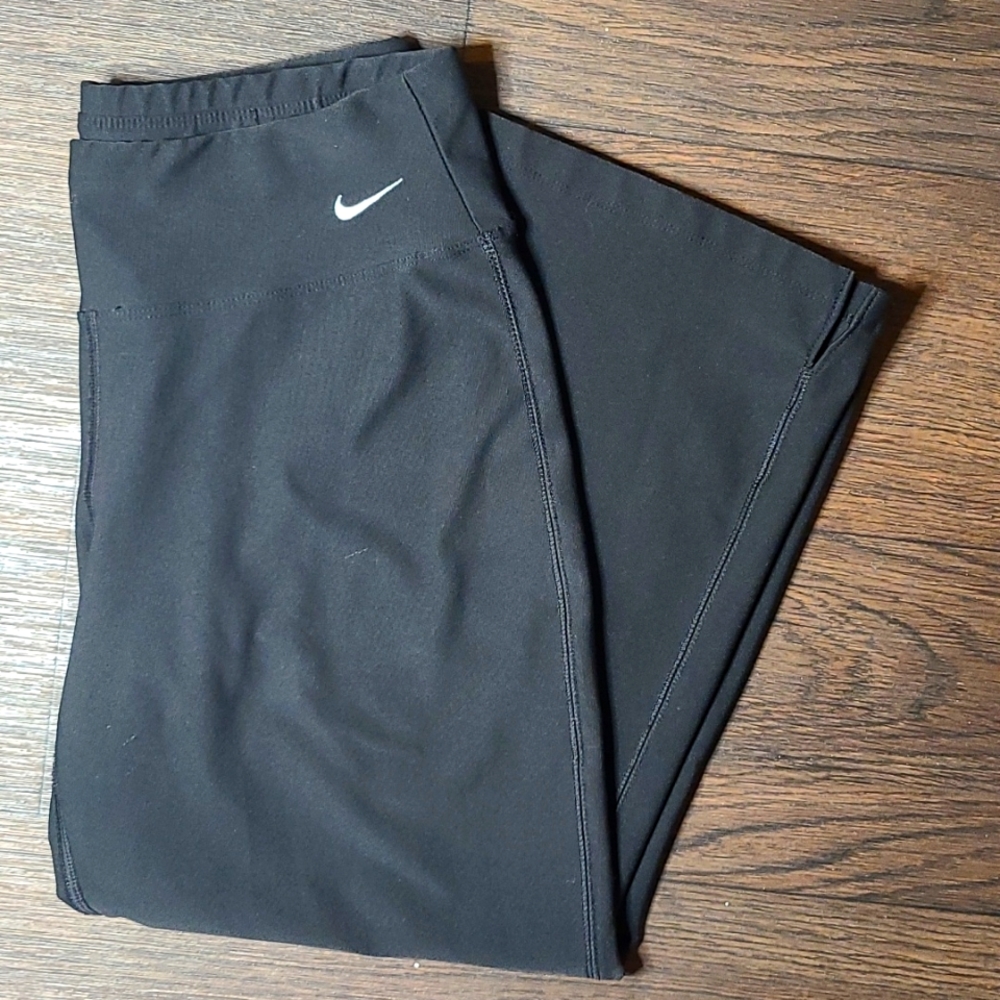 Nike DRI-FIT crop wide leg pants